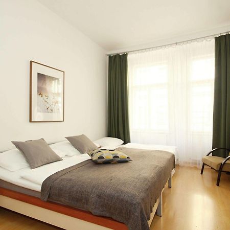 เธียร์เตอร์ อพาร์ตเมนต์ Apartment ปราก ภายนอก รูปภาพ