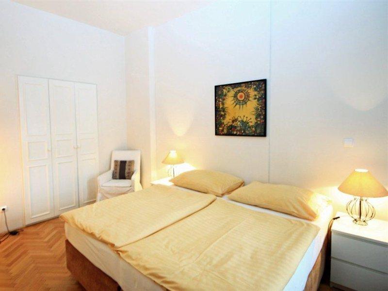 เธียร์เตอร์ อพาร์ตเมนต์ Apartment ปราก ภายนอก รูปภาพ
