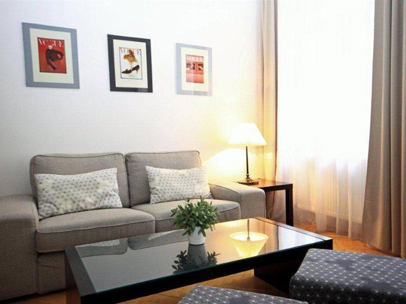 เธียร์เตอร์ อพาร์ตเมนต์ Apartment ปราก ภายนอก รูปภาพ
