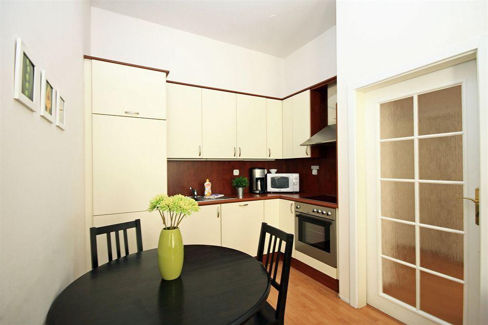 เธียร์เตอร์ อพาร์ตเมนต์ Apartment ปราก ภายนอก รูปภาพ