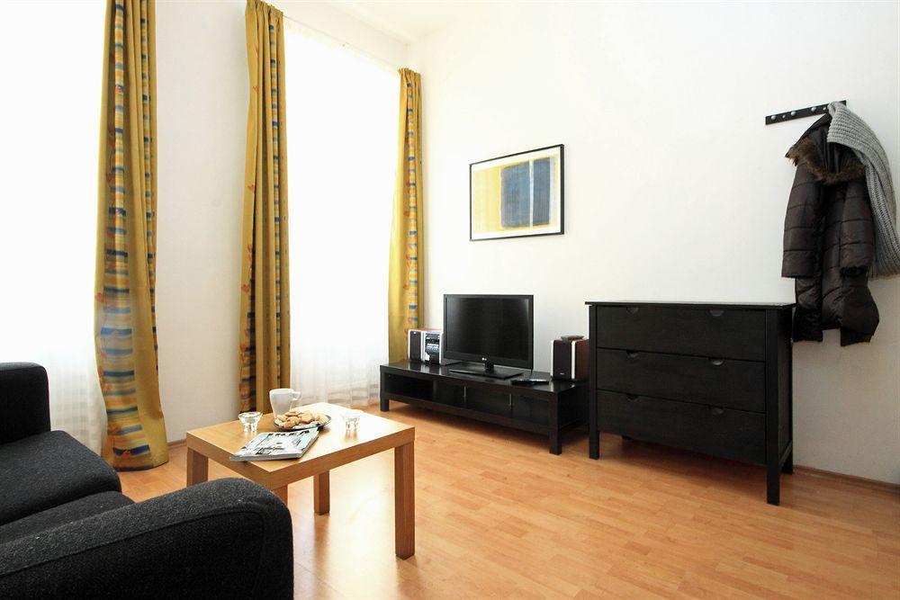 เธียร์เตอร์ อพาร์ตเมนต์ Apartment ปราก ภายนอก รูปภาพ