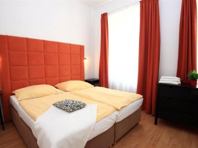 เธียร์เตอร์ อพาร์ตเมนต์ Apartment ปราก ภายนอก รูปภาพ