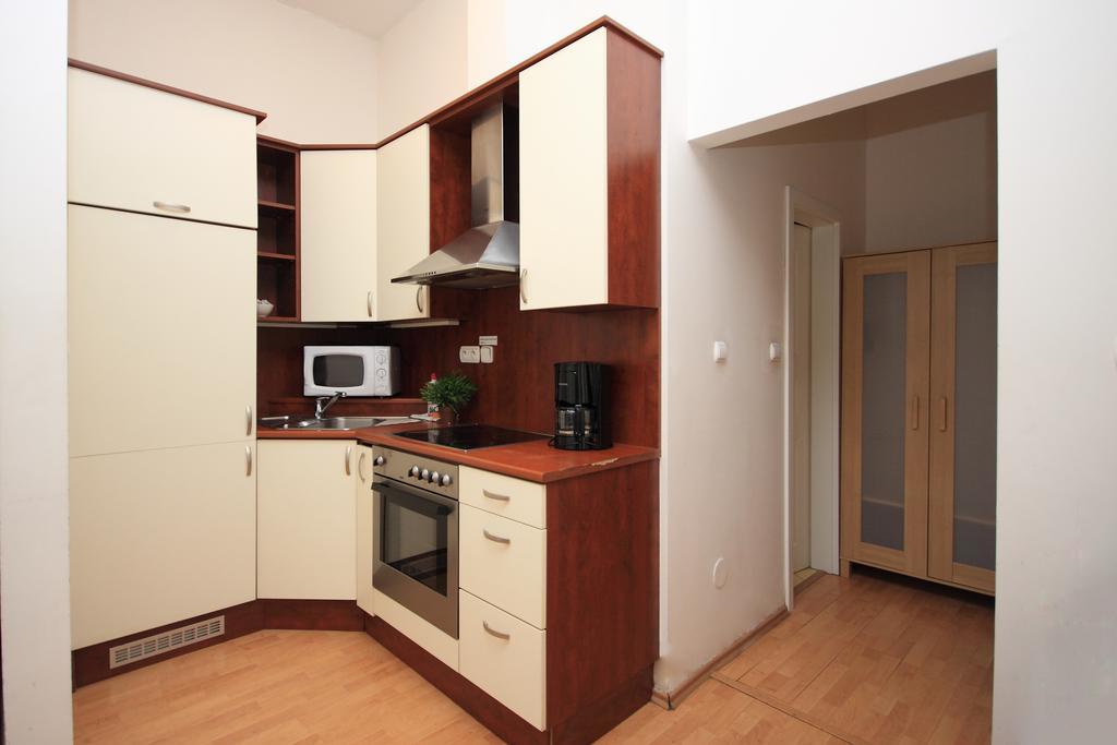 เธียร์เตอร์ อพาร์ตเมนต์ Apartment ปราก ภายนอก รูปภาพ