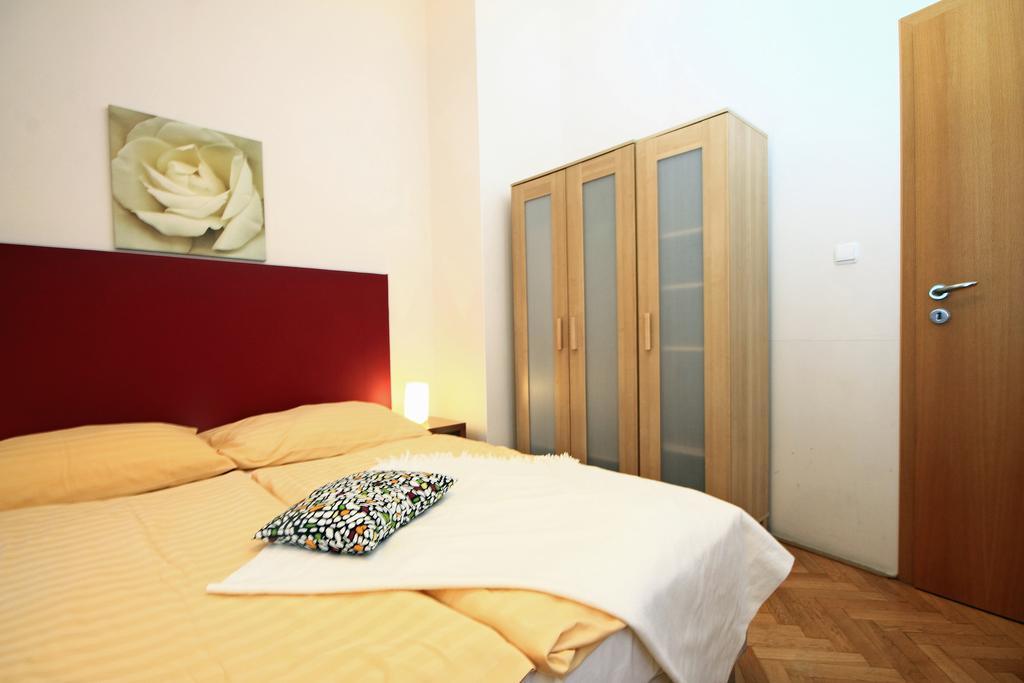 เธียร์เตอร์ อพาร์ตเมนต์ Apartment ปราก ห้อง รูปภาพ