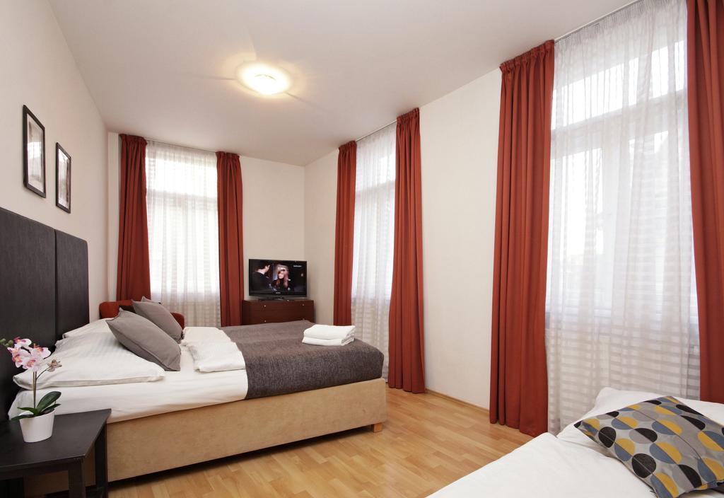 เธียร์เตอร์ อพาร์ตเมนต์ Apartment ปราก ภายนอก รูปภาพ