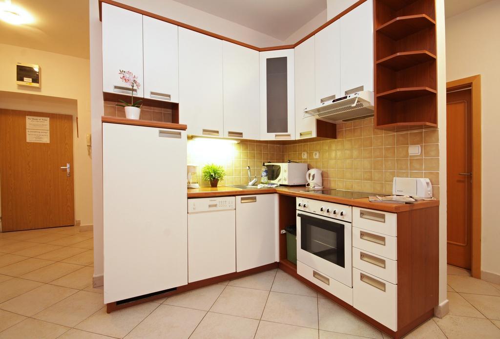 เธียร์เตอร์ อพาร์ตเมนต์ Apartment ปราก ภายนอก รูปภาพ