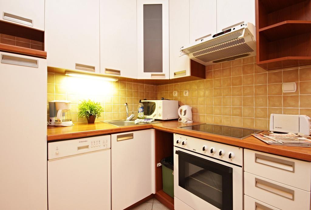 เธียร์เตอร์ อพาร์ตเมนต์ Apartment ปราก ภายนอก รูปภาพ
