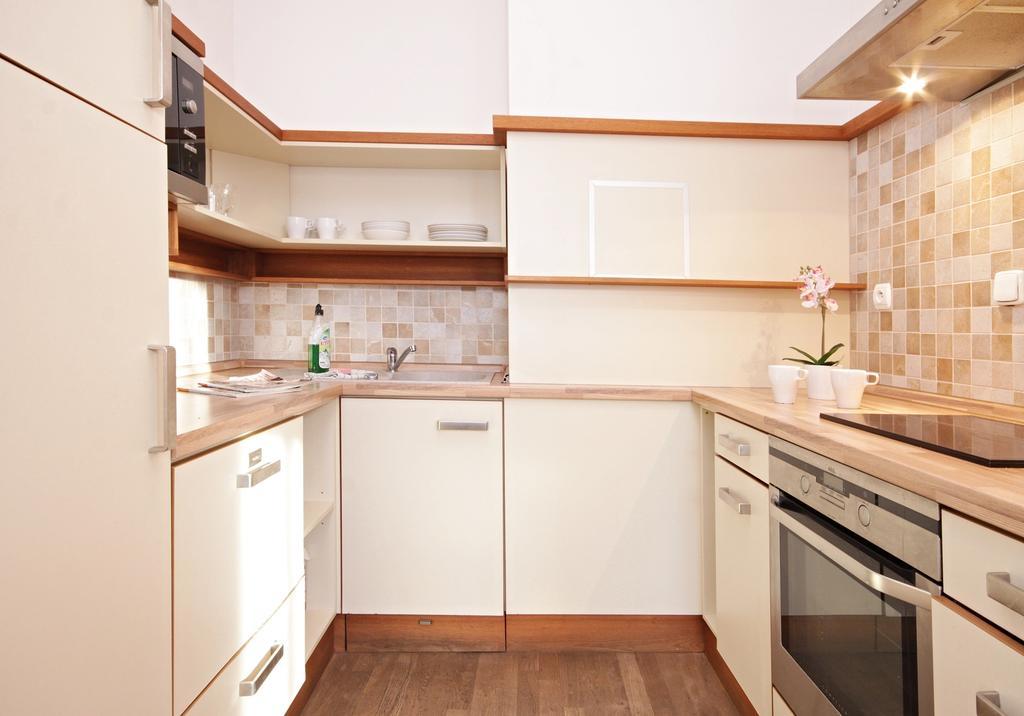 เธียร์เตอร์ อพาร์ตเมนต์ Apartment ปราก ภายนอก รูปภาพ