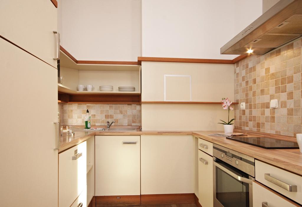 เธียร์เตอร์ อพาร์ตเมนต์ Apartment ปราก ภายนอก รูปภาพ