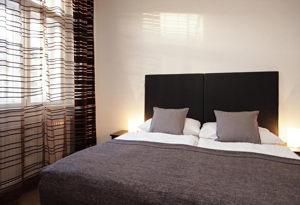 เธียร์เตอร์ อพาร์ตเมนต์ Apartment ปราก ภายนอก รูปภาพ