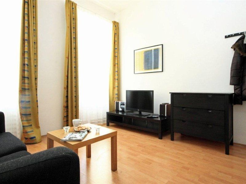 เธียร์เตอร์ อพาร์ตเมนต์ Apartment ปราก ภายนอก รูปภาพ