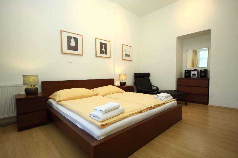 เธียร์เตอร์ อพาร์ตเมนต์ Apartment ปราก ภายนอก รูปภาพ