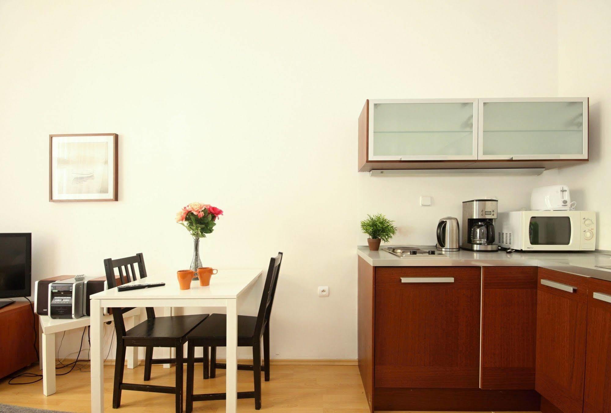 เธียร์เตอร์ อพาร์ตเมนต์ Apartment ปราก ภายนอก รูปภาพ