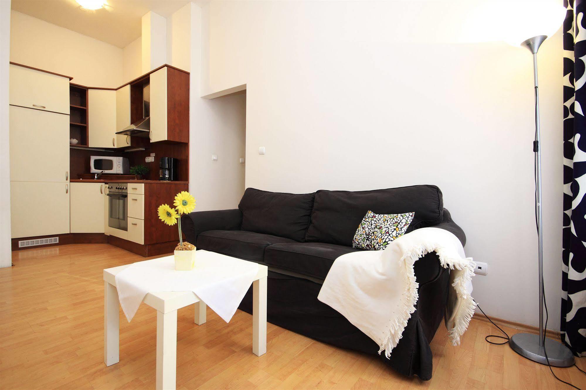 เธียร์เตอร์ อพาร์ตเมนต์ Apartment ปราก ภายนอก รูปภาพ